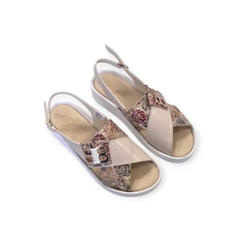 Betty Exclusive bézs szandál - 25-04-1/714