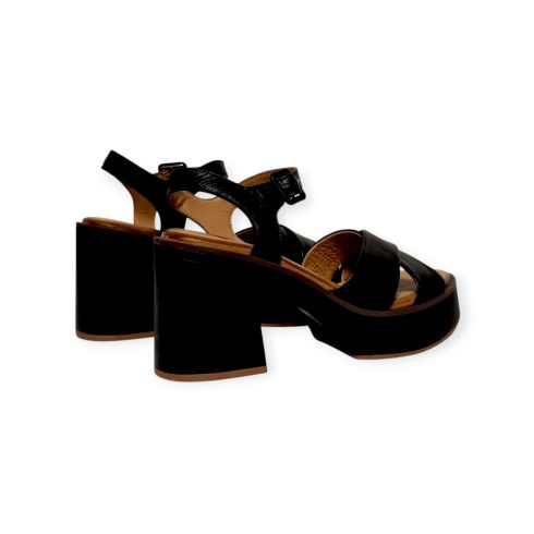 INUOVO női szandál - A97001