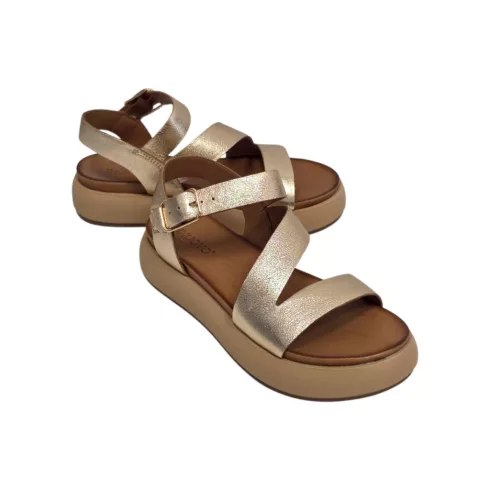 INUOVO arany női szandál - A96001