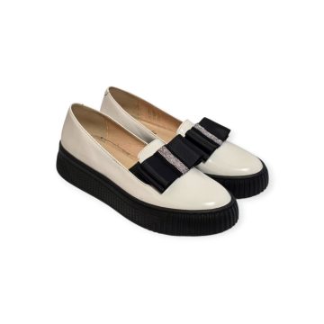 Via Roma krém lakk cipő - 8097